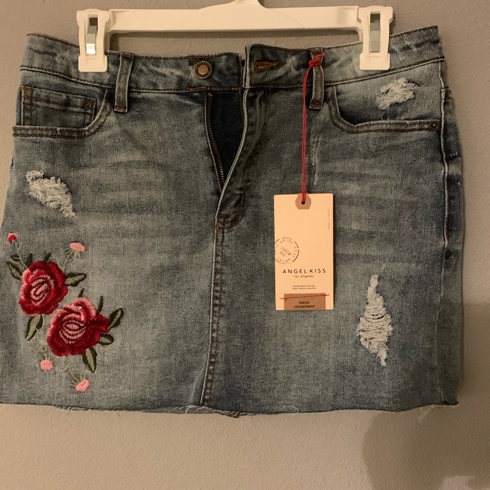 Flower embroidered angel kiss mini skirt